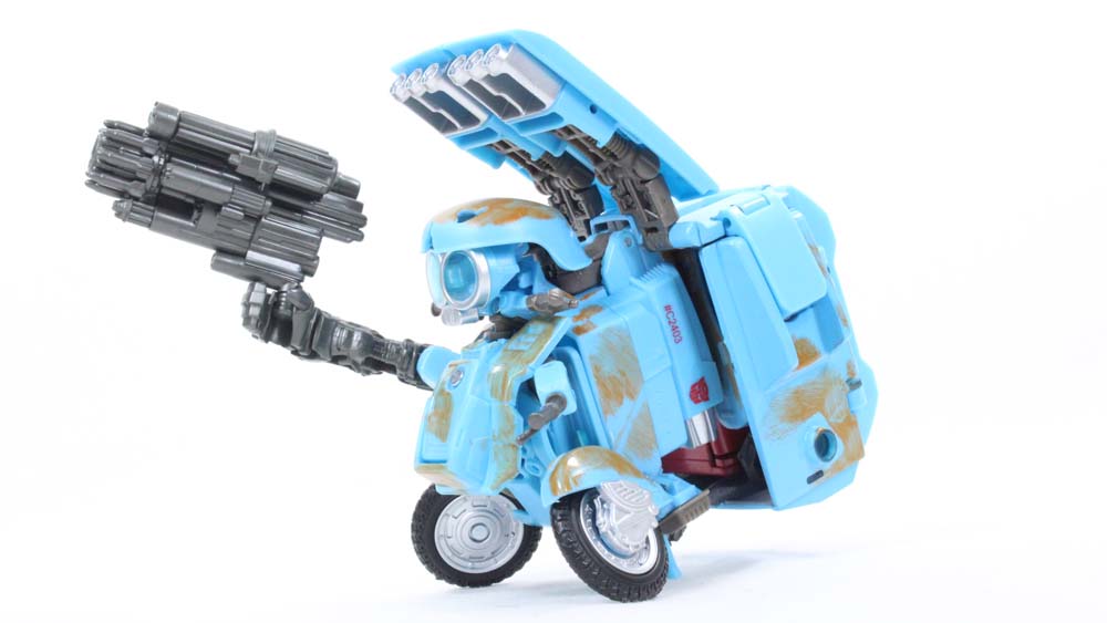 Transformers Squeaks The Last Knight Movie Premier Edition Deluxe Class Action Figure Toy Review