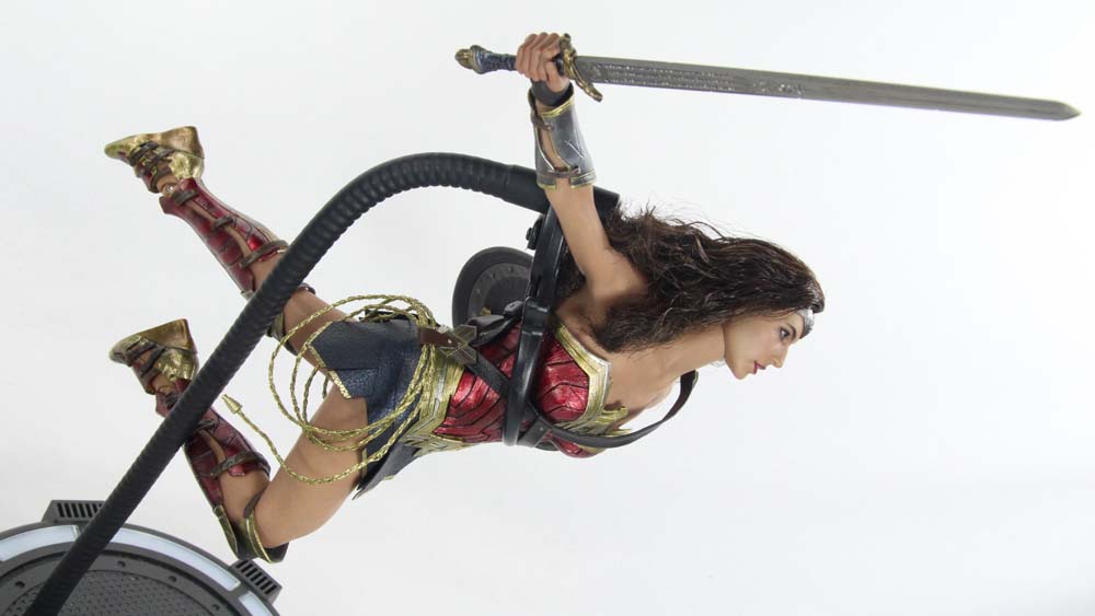 Hot Toys Wonder Woman 1:6 Scale Batman v Superman Dawn of Justice Movie Collectible Figure Review